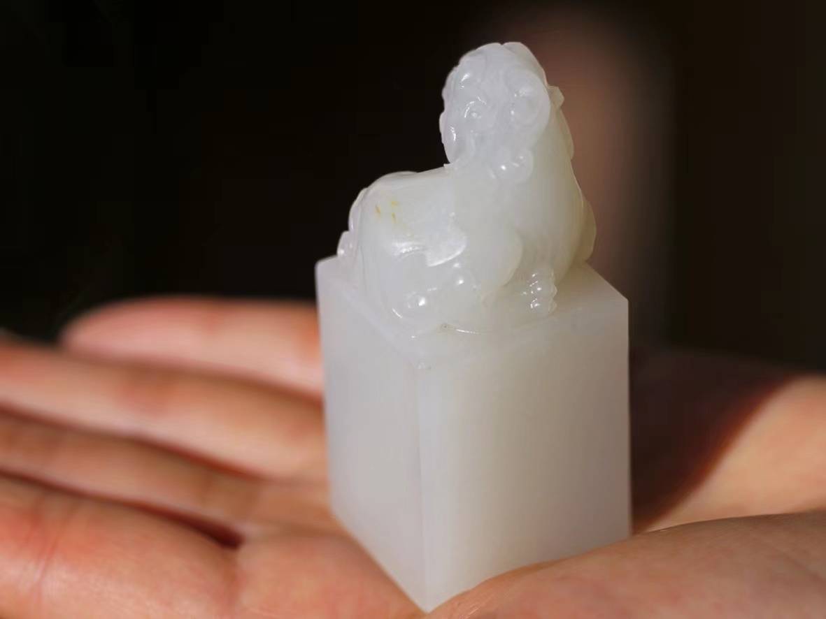 荔枝冻里看凝度两个根本就不属于和田玉的概念却道尽了品玉精奥