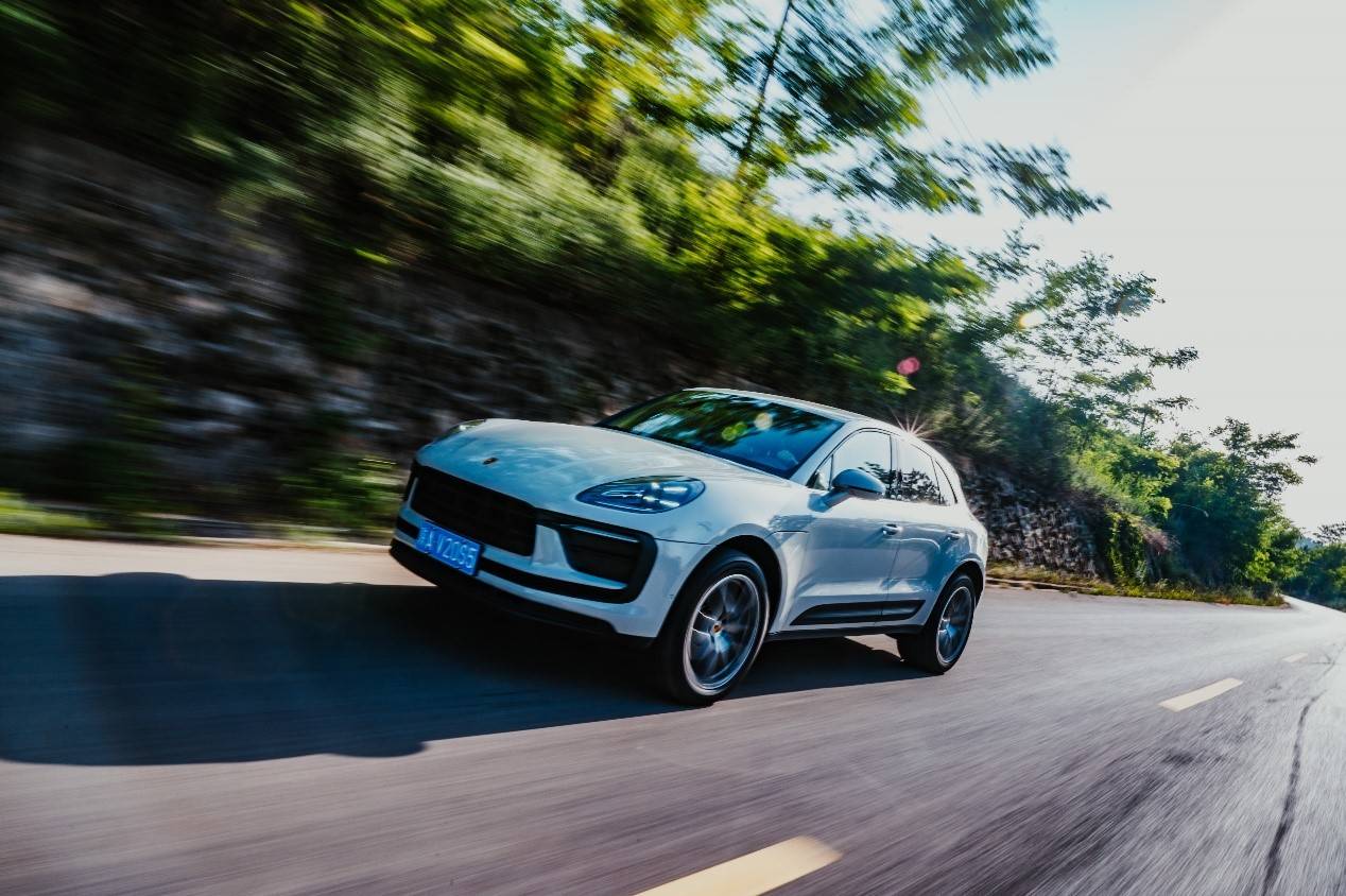 从内打破是成长试驾2022款macan20t