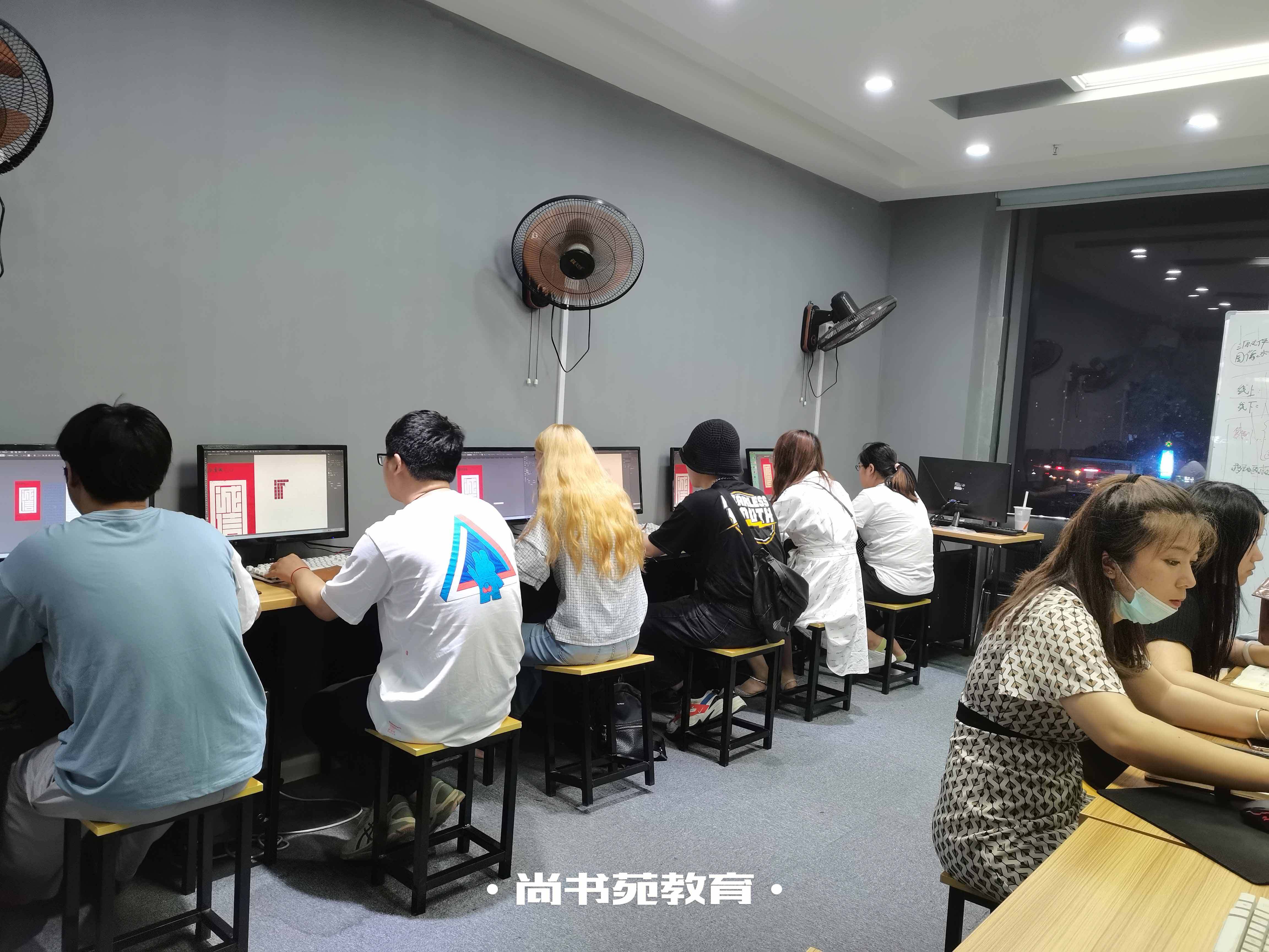 淮安楚州哪里有正规的广告设计培训班 有推荐的吗