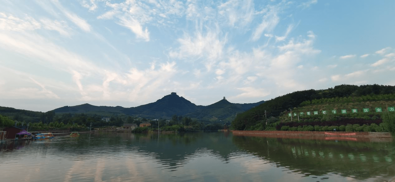 民国时期彭振山将军在这里设立了嵩山公学,从这里走出的栗在山,后成为