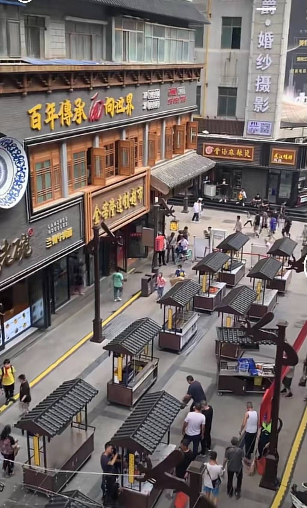 兰州大众巷开夜市了