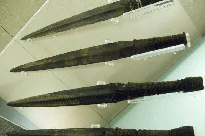 我国古代"暗器"——飞刀,又被称为"柳叶刀"_旋射_原始时代_直射