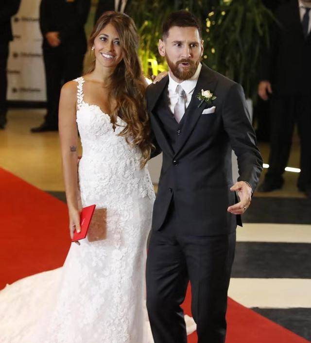 原创梅西跟安东内拉结婚五周年他们五岁就认识至今都非常恩爱