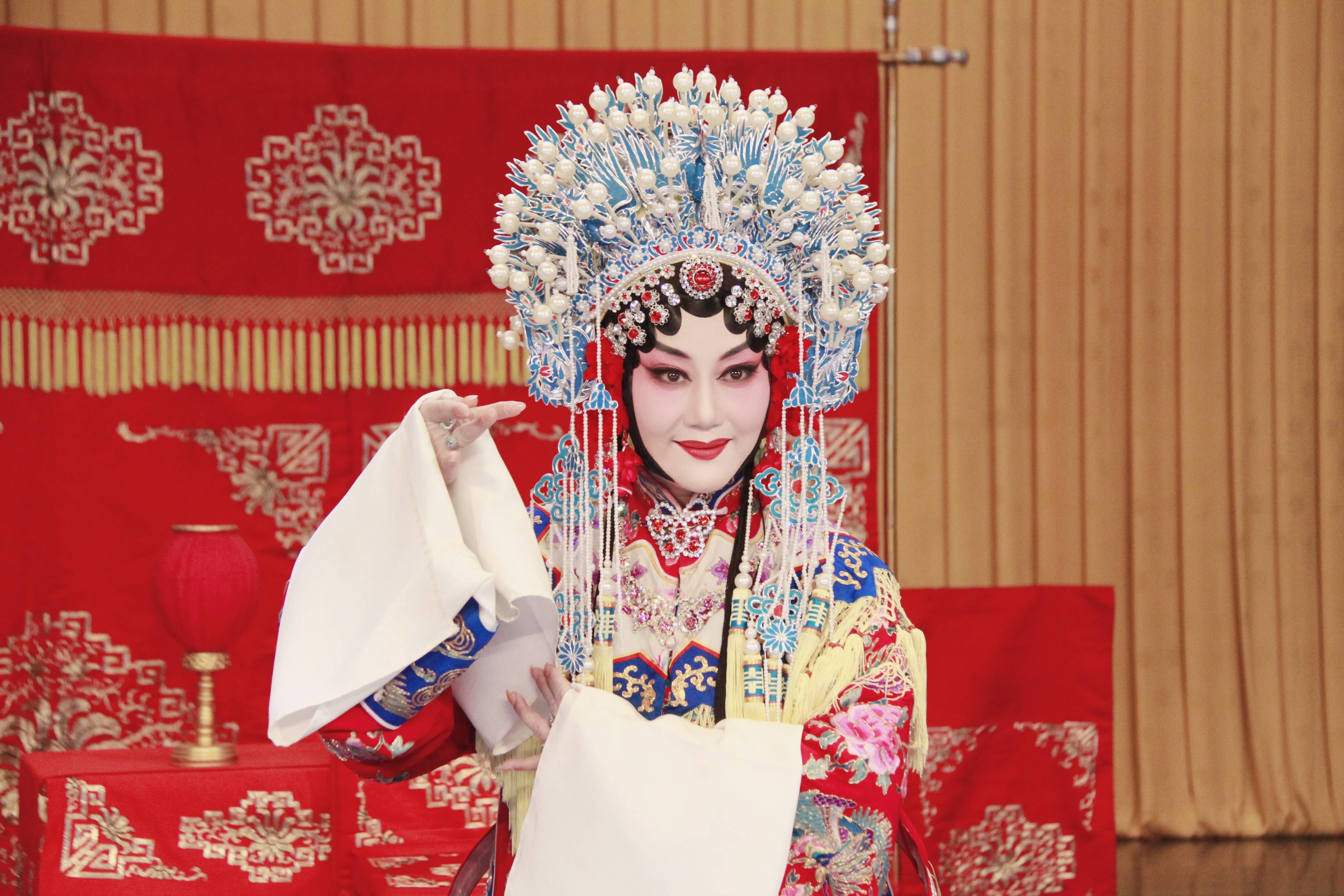 张艳玲,国家一级演员,中国戏剧梅花奖得主,非物质文化遗产传承人,天津