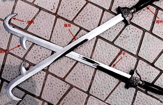 我国罕见稀有的冷兵器鸡爪镰