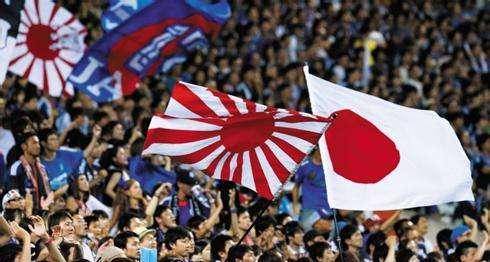 因为相对于日本国旗,这个旗帜似乎是日本军队的军旗,二战的时候日本