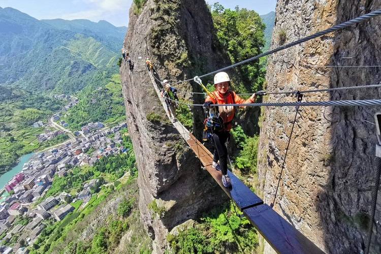 雁荡山飞拉达:致敬经典 勇攀高峰_周杰伦_线路_岩壁
