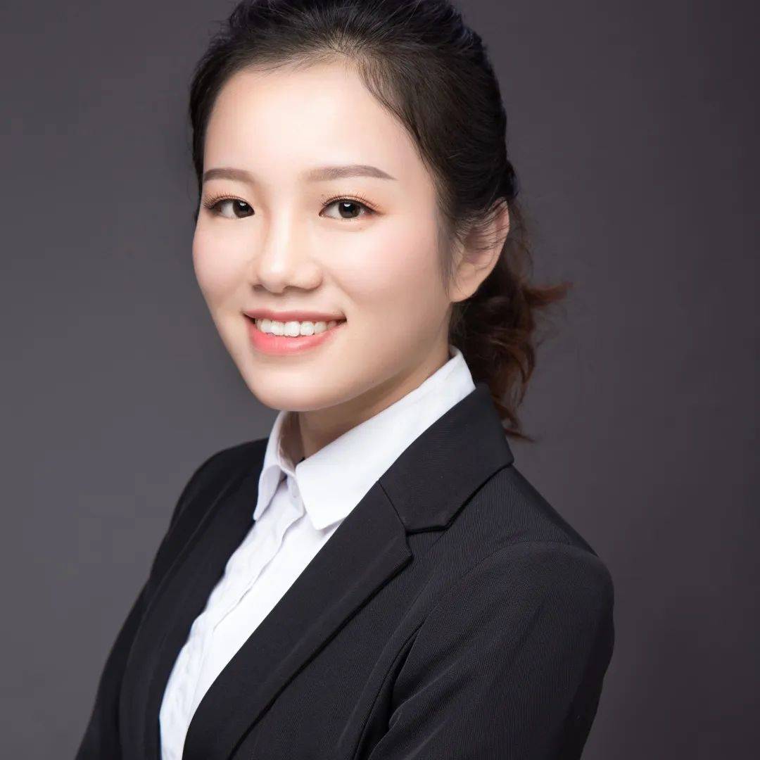 持有高中英语教师资格证,英语专业八级证书.