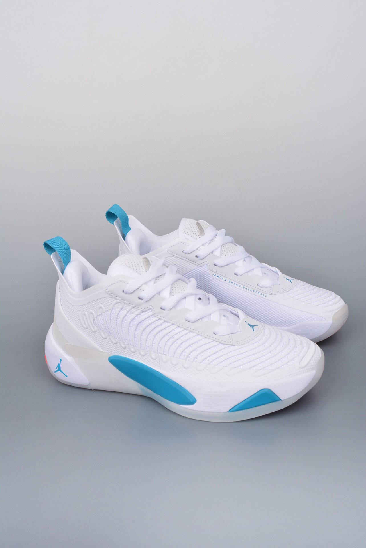 乔丹02jordan02luka02102zoom02separate02东契奇签名