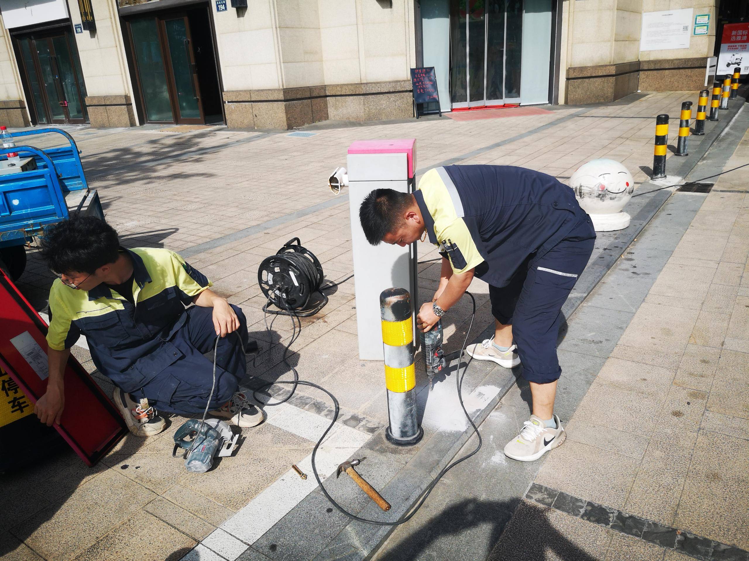万科物业:40°c下的滚烫守护_宁波市_高温_工作服