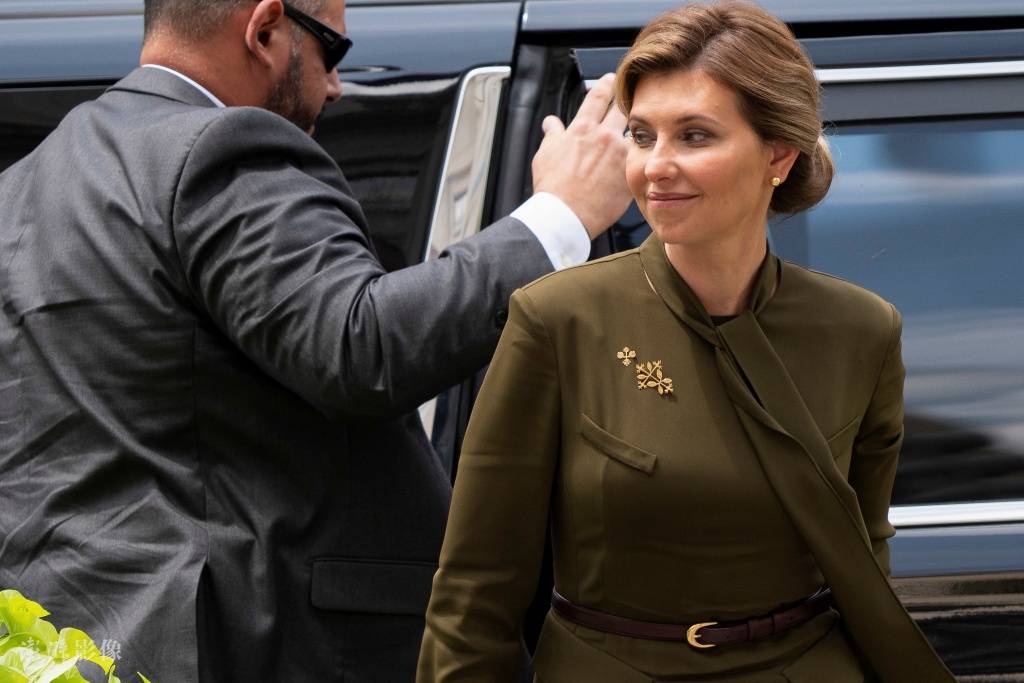 1/5当地时间2022年7月18日,美国众议院议长南希·佩洛西宣布,乌克兰