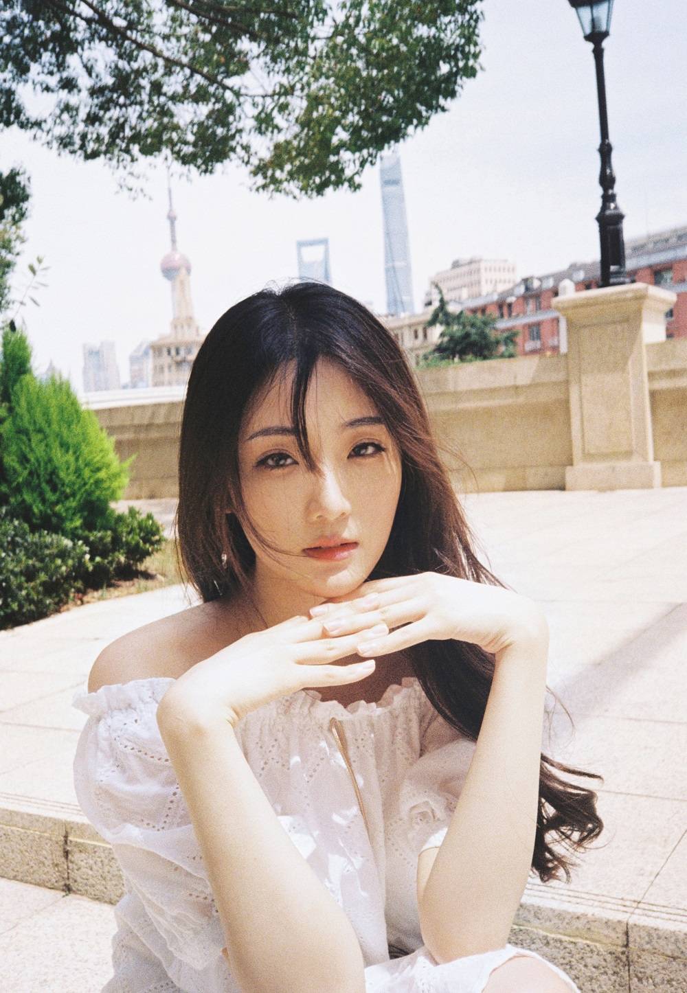 张可盈夏日清爽写真 甜美少女气息与何幸运反差大-搜狐大视野-搜狐新闻