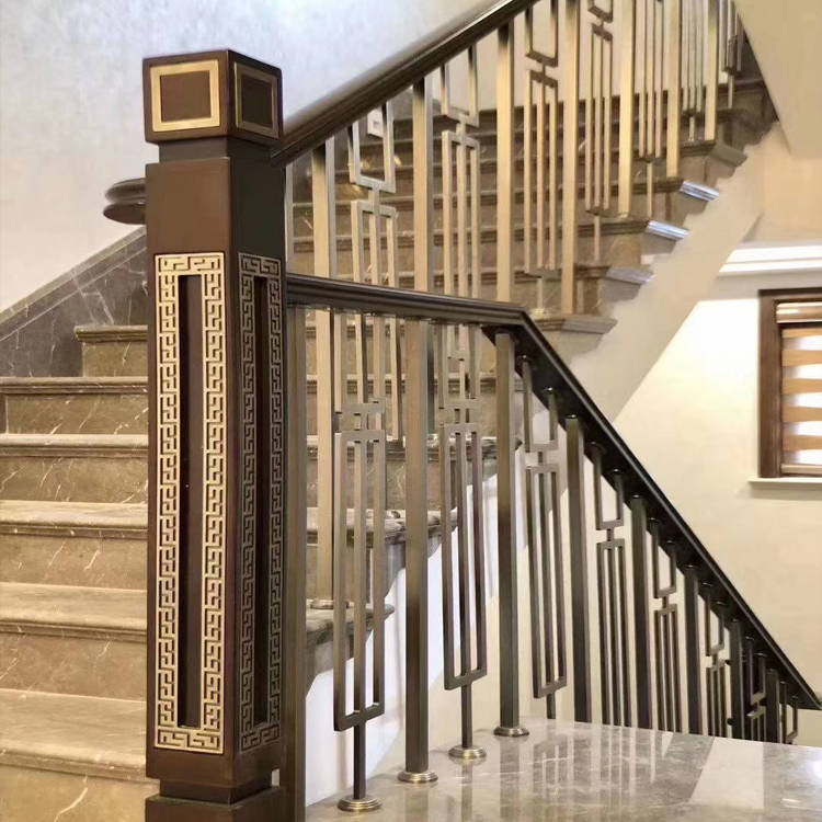 铜艺雕花楼梯围栏让生活更有质感
