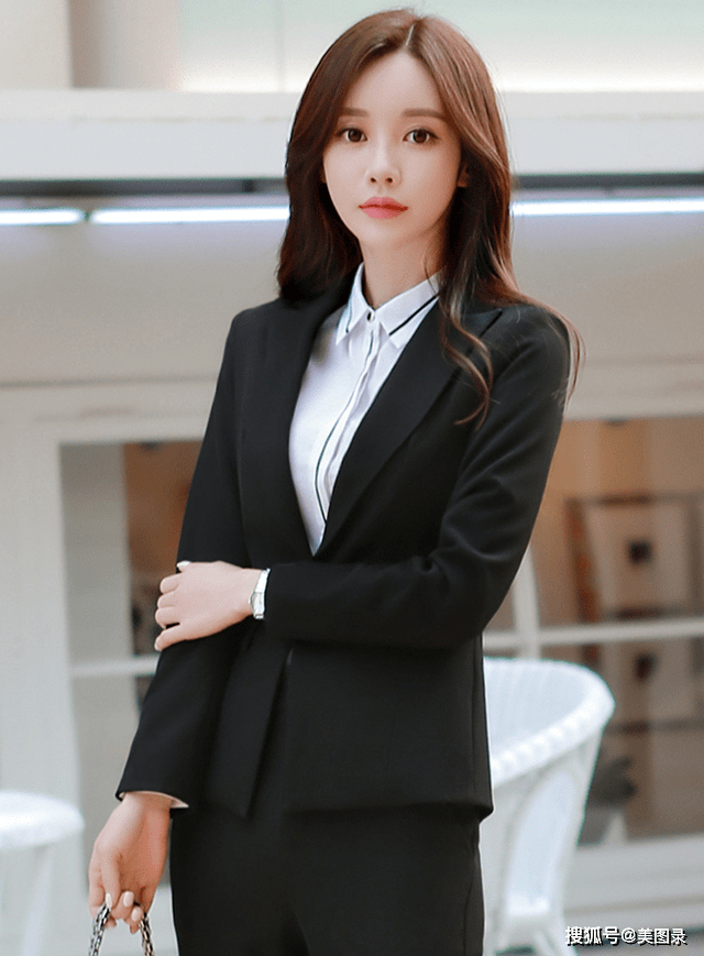 女上司好看是种怎样的体验