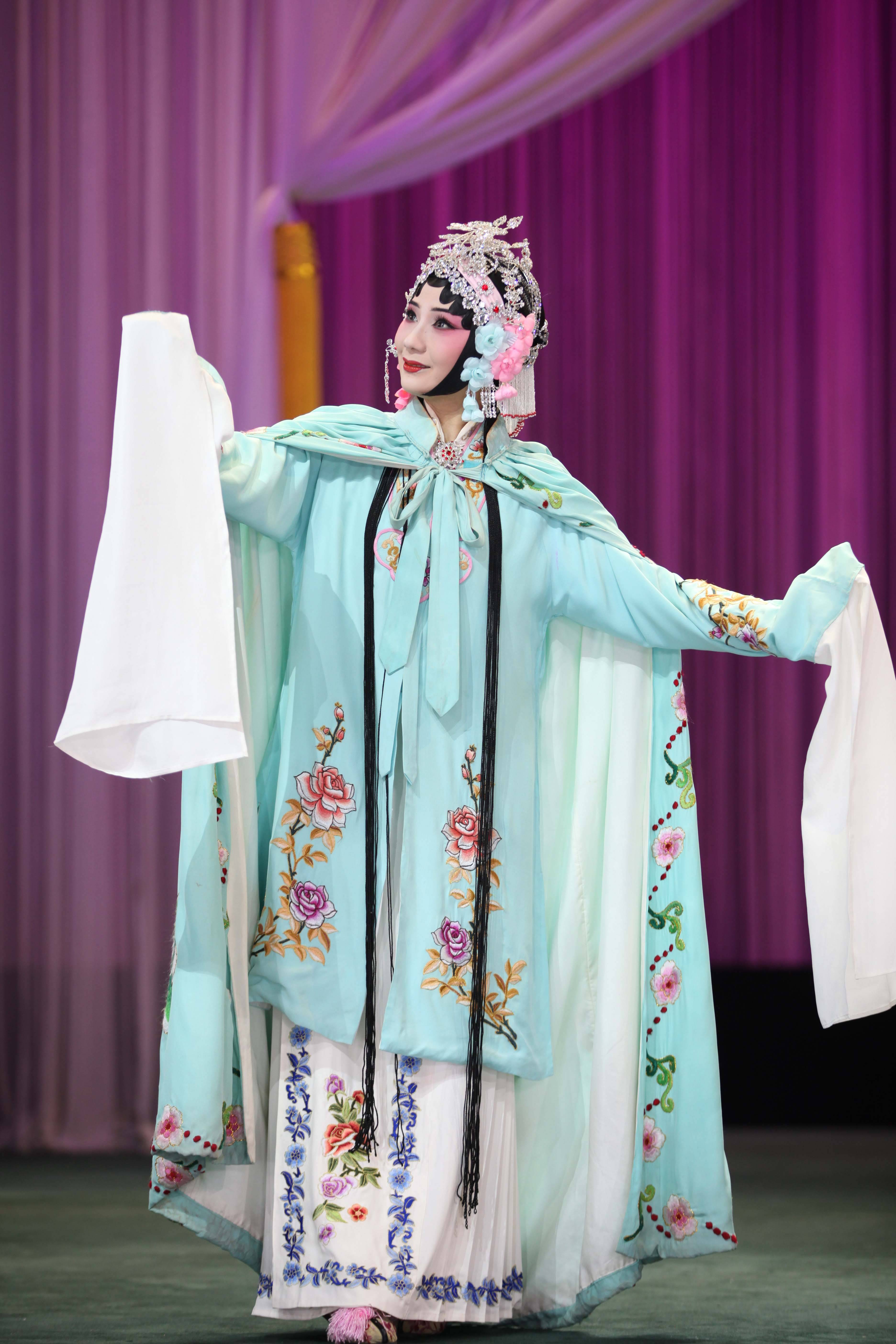 艺术为了和平——"国际和平艺术家"推选人物:刘谊_中国_世界_四川省