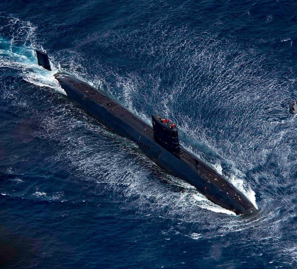 单壳体潜艇图片