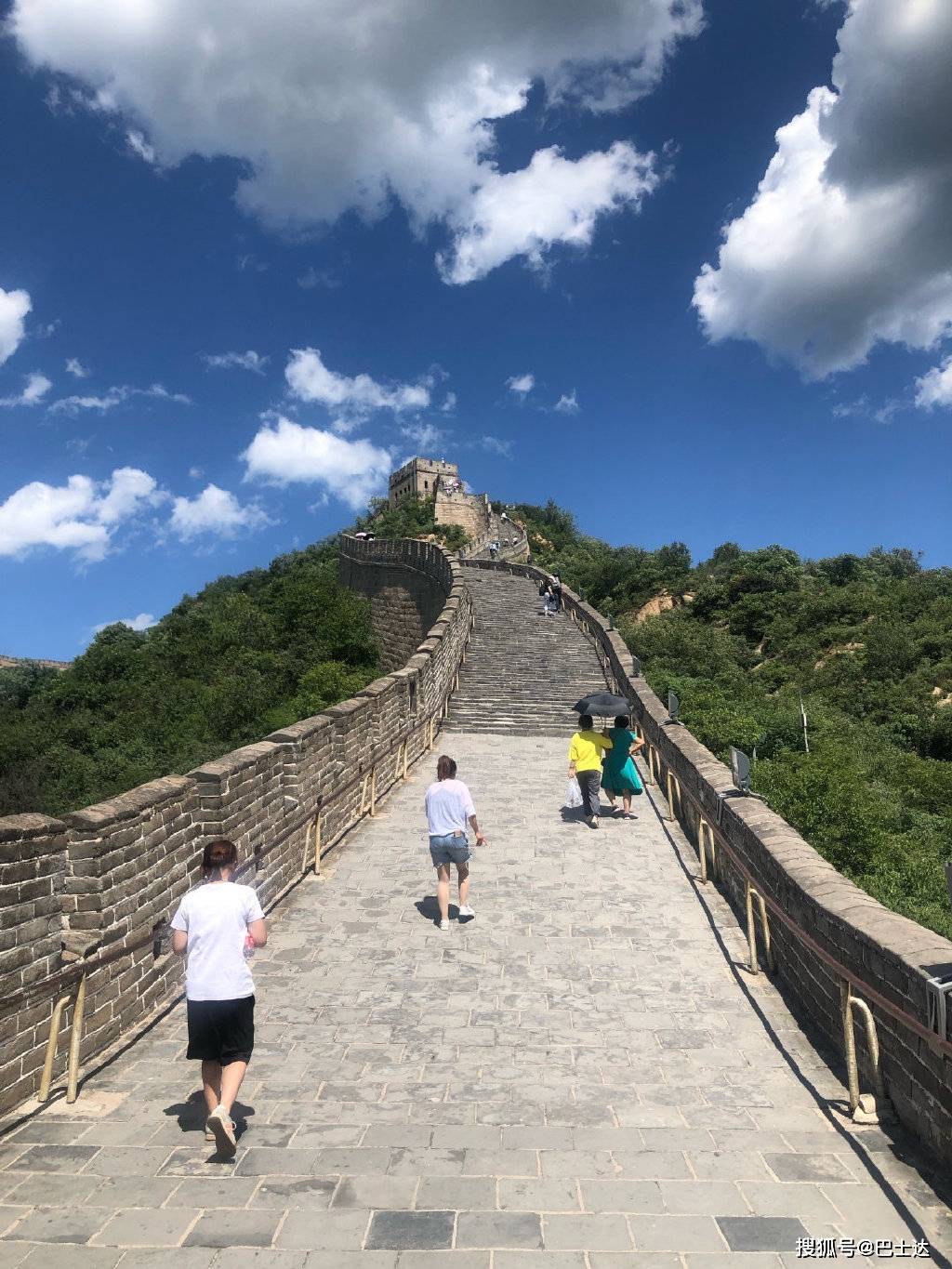 假期必玩榜八达岭长城一日游不到长城非好汉