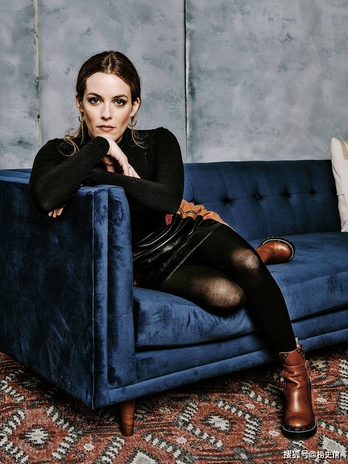 端庄的美女莱莉·科奥,她的外祖父是"猫王"埃尔维斯·普雷斯利_莱利