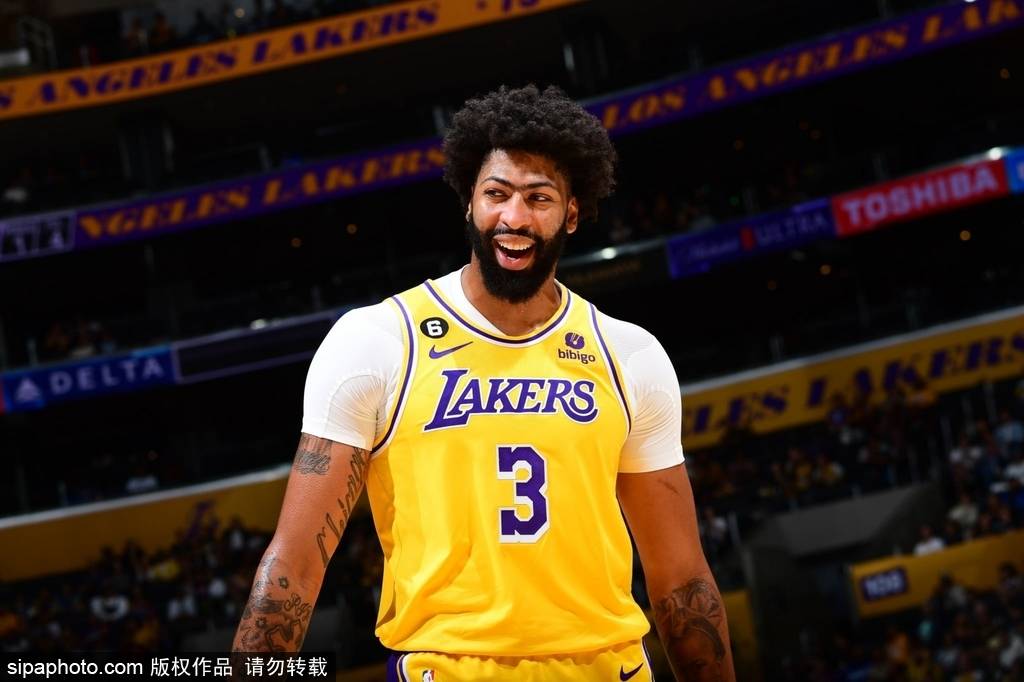 湖人双星合砍68分锁定胜局