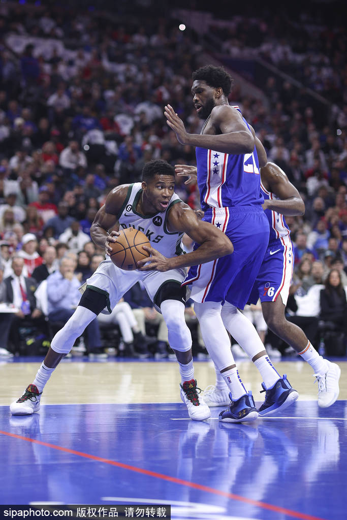 雄鹿险胜劲敌字母哥关键封盖锁定胜局