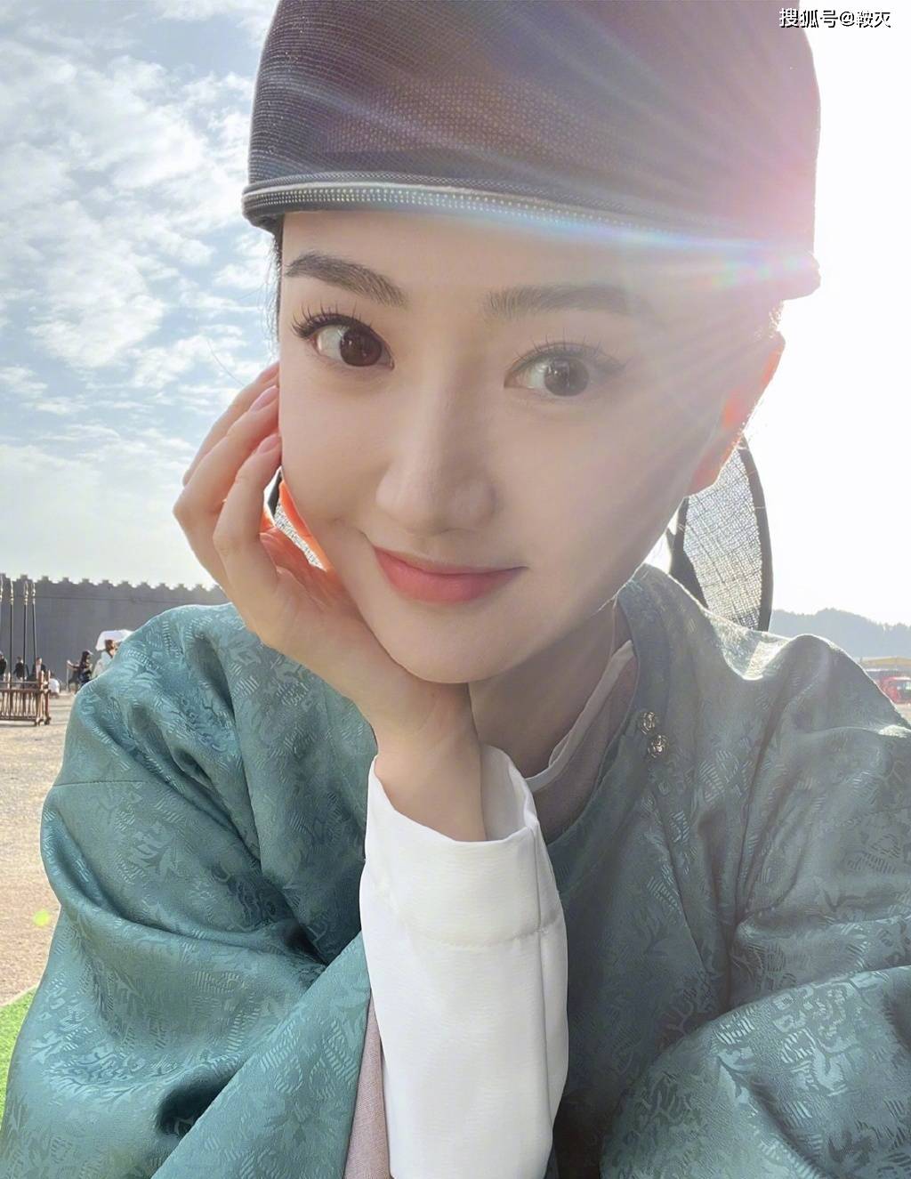 景甜穿上唐朝男子装，扮相可爱搜狐大视野搜狐新闻