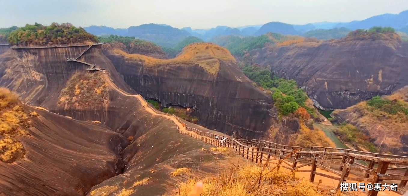 湖南网红景点高椅岭，原生态丹霞地貌奇观-搜狐大视野-搜狐新闻