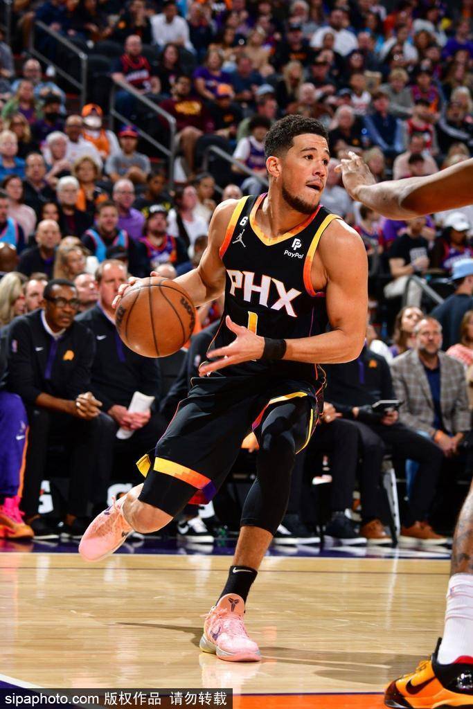 当布克遇上浓眉季后赛级别的较量提前上演