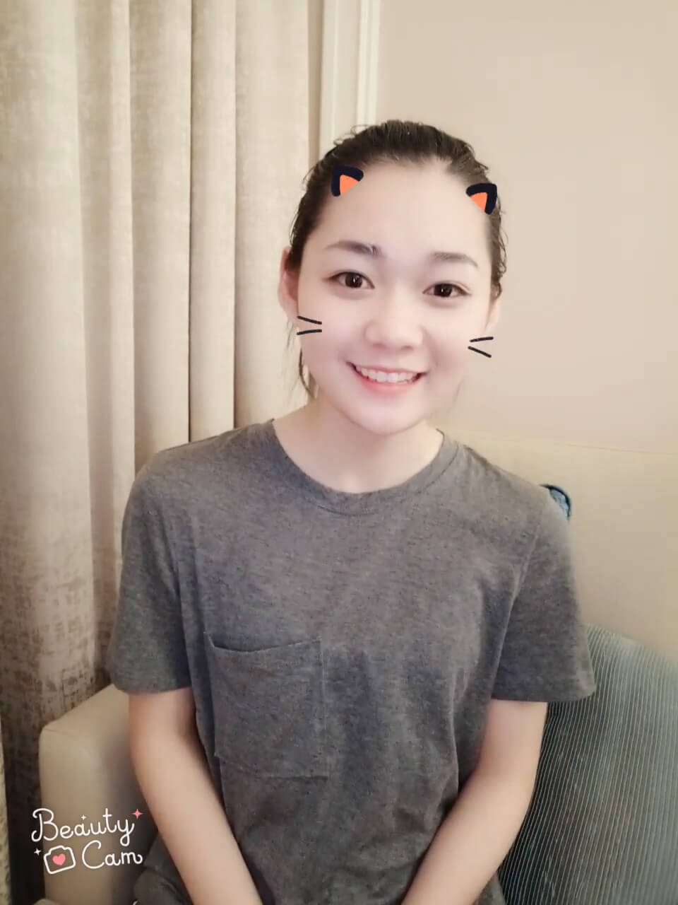 APP视频投票的美女图片