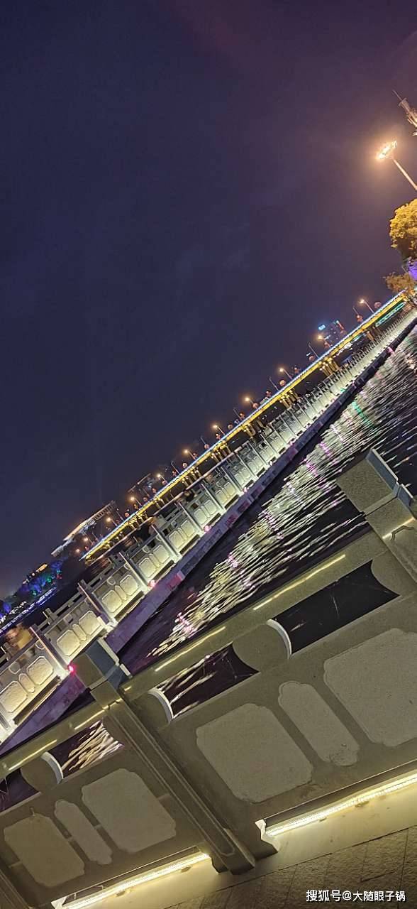 广州白云湖夜景图片