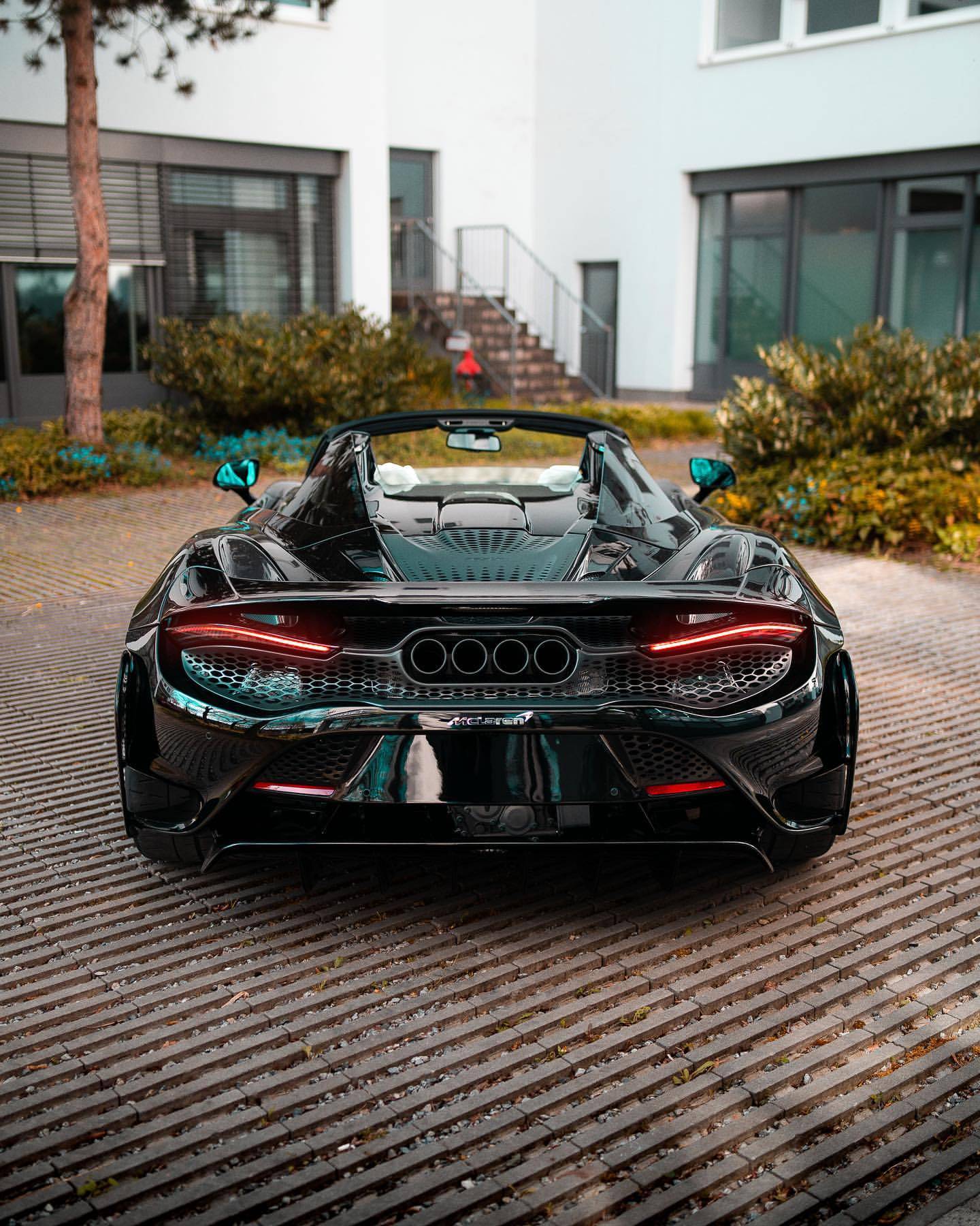 没人能抗拒这台黑色的迈凯伦765lt spider!_搜狐汽车_搜狐网