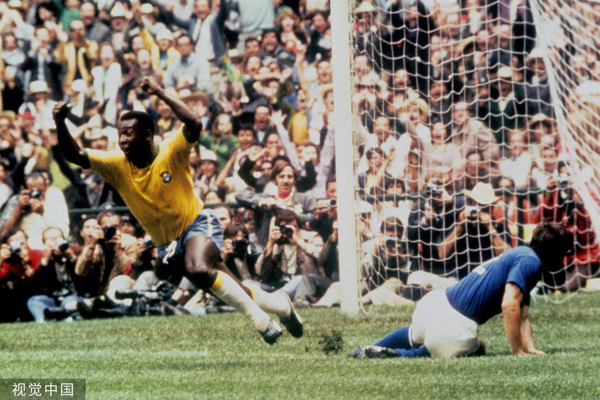 高清图巴西球王贝利病逝曾率球队三夺世界杯