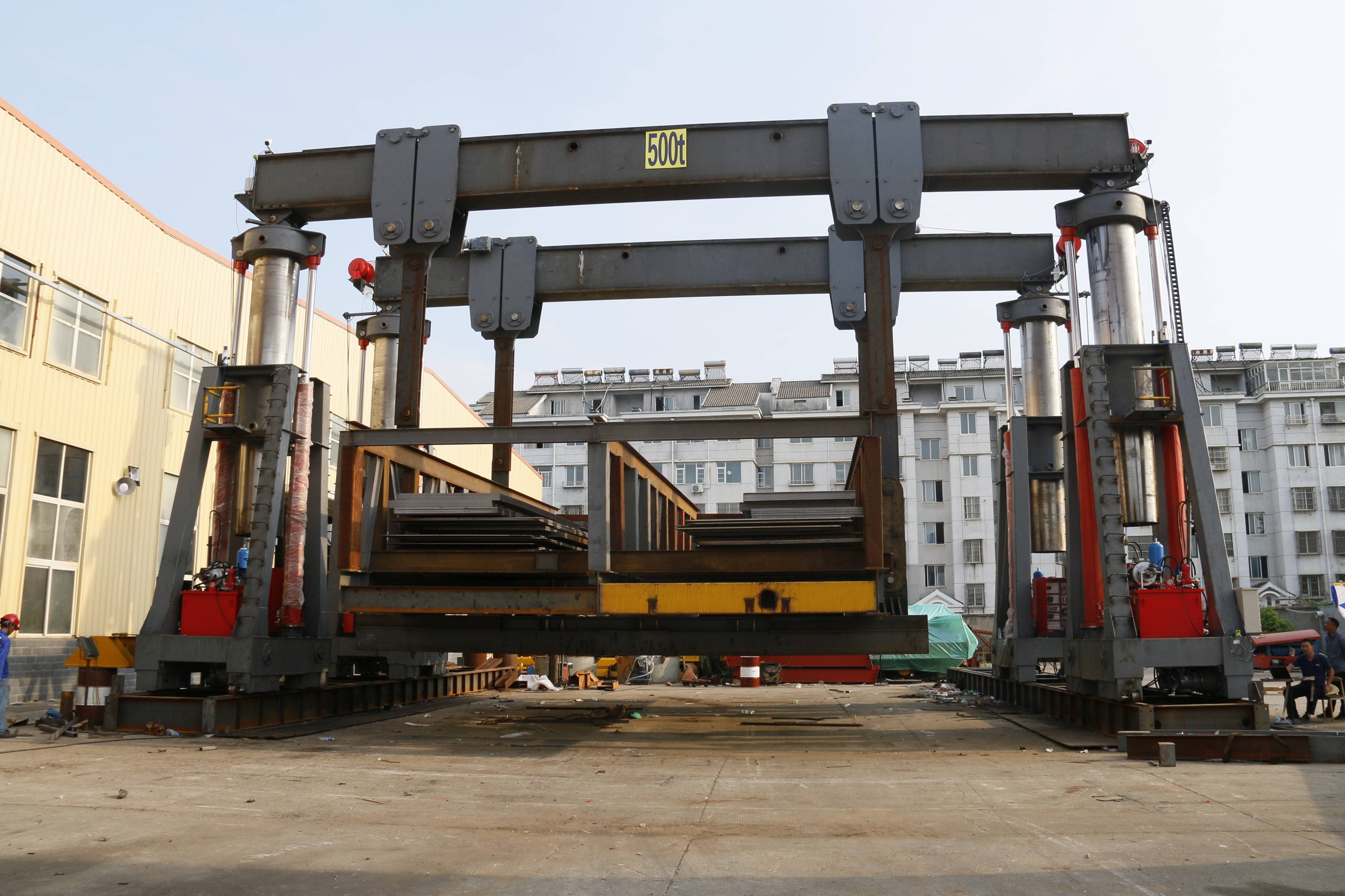 轨道式液压龙门吊在风电行业的应用_搬运_设备_起重机