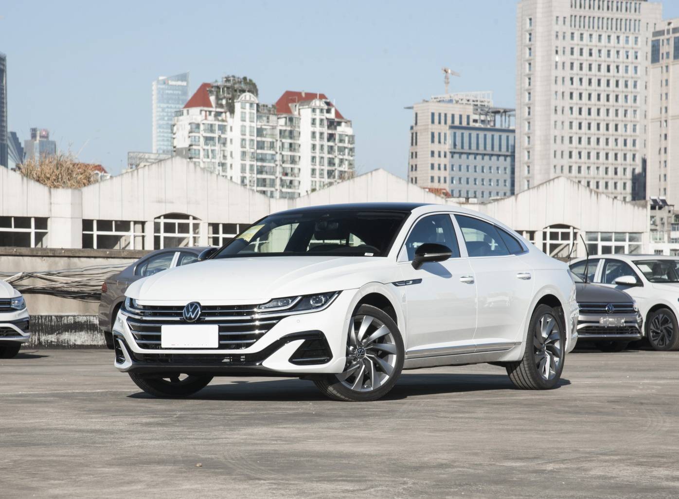 外观方面,最美大众这个词汇对cc来说确实不是浪得虚名.