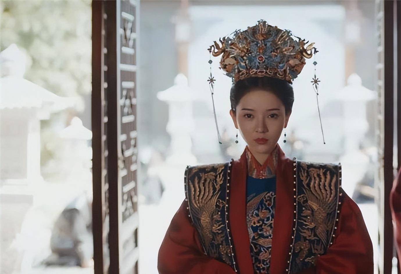 为何明朝女性穿汉服只能露出头和手?_服饰_时期_制度