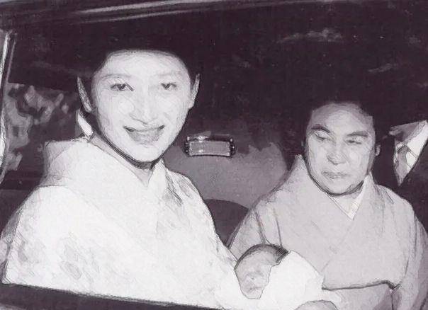 要說平民皇后美智子最不願提起的人,除了婆婆香淳皇后良子外,她太子妃