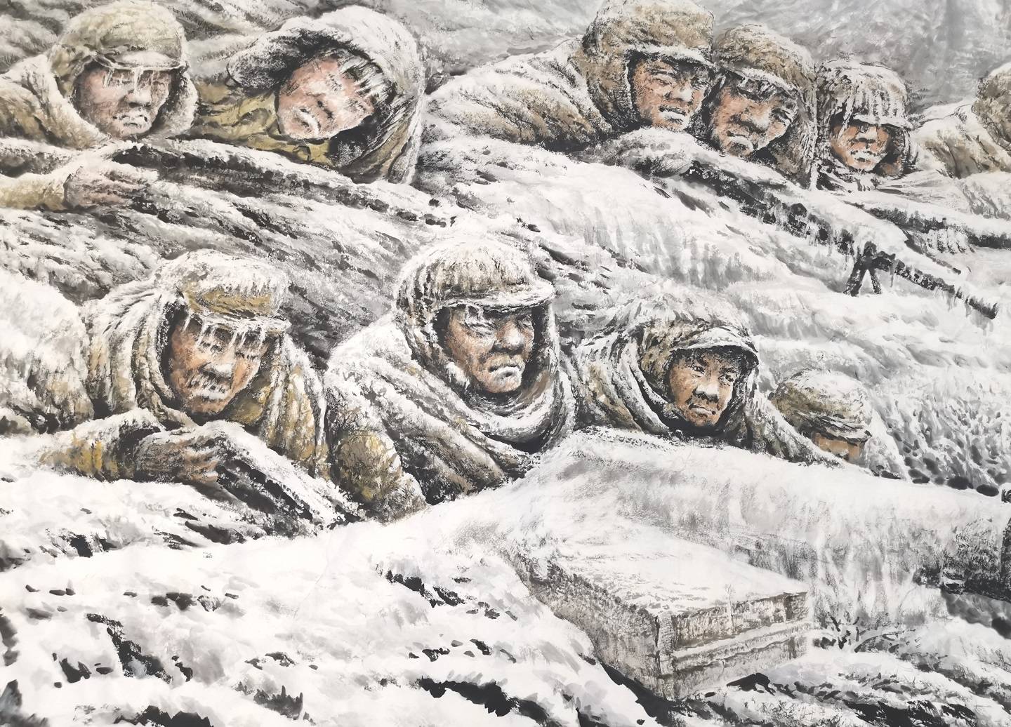 满怀深情地创作了这幅让人肃然起敬的《冰雕连》作品,这些军人中有