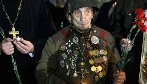 苏联解体后的俄罗斯,94岁二战老兵,被暴徒残忍殴打杀害_爱国主义_德国