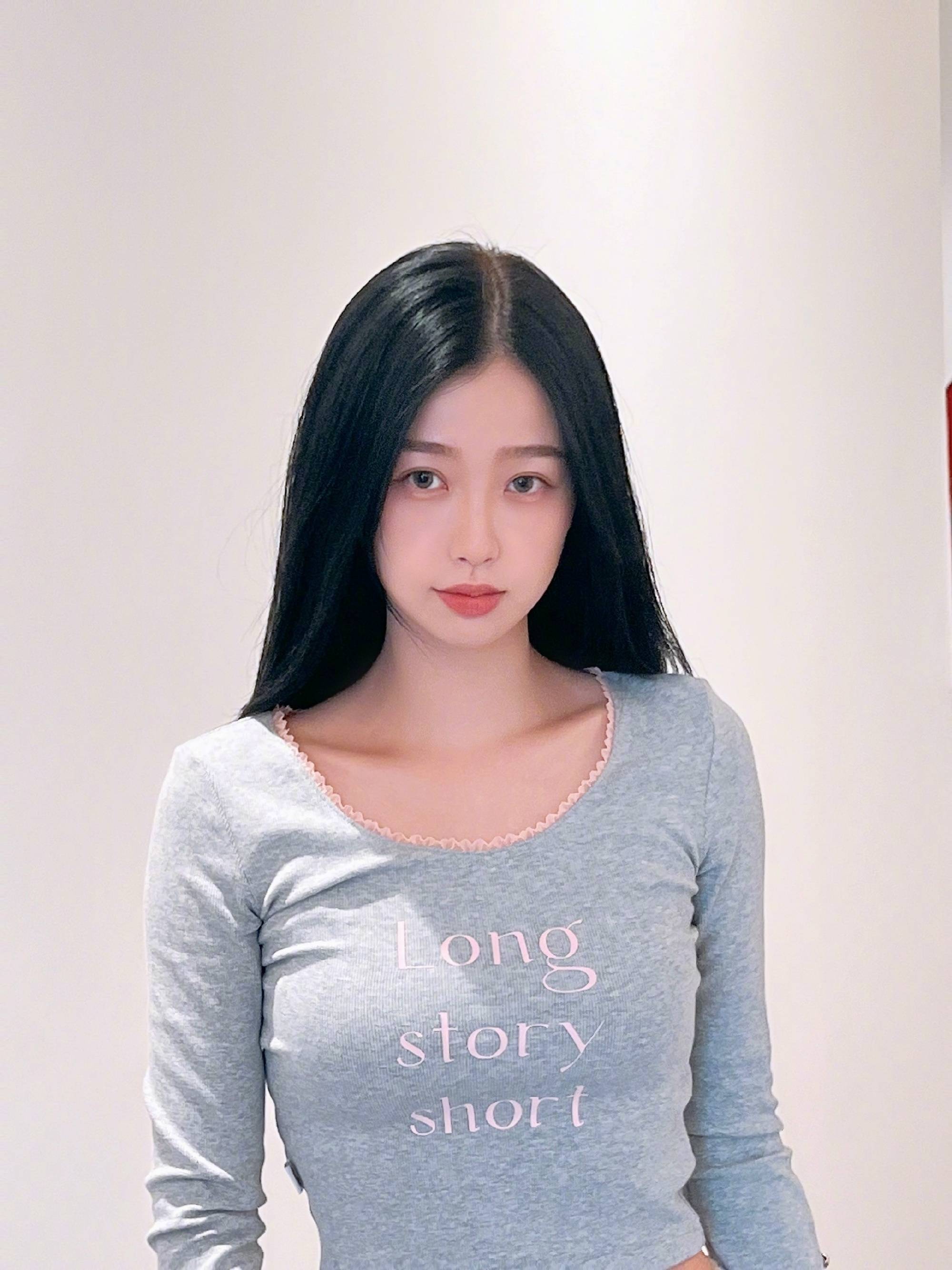虞书欣分享素颜生活美照 身材曼妙清秀靓丽-搜狐大视野-搜狐新闻