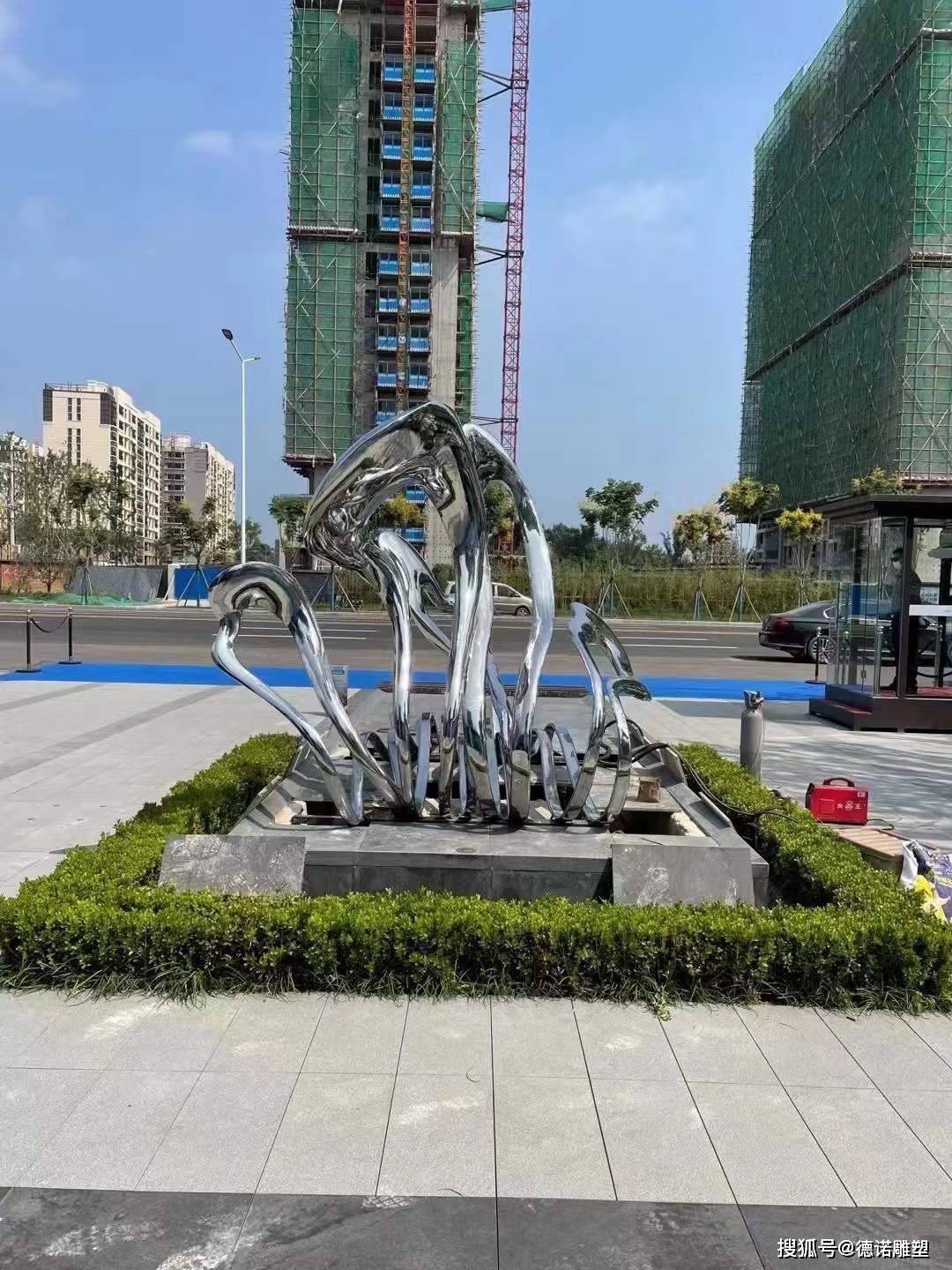 不锈钢镜面雕塑-多场景可适用_广场_景观_定制