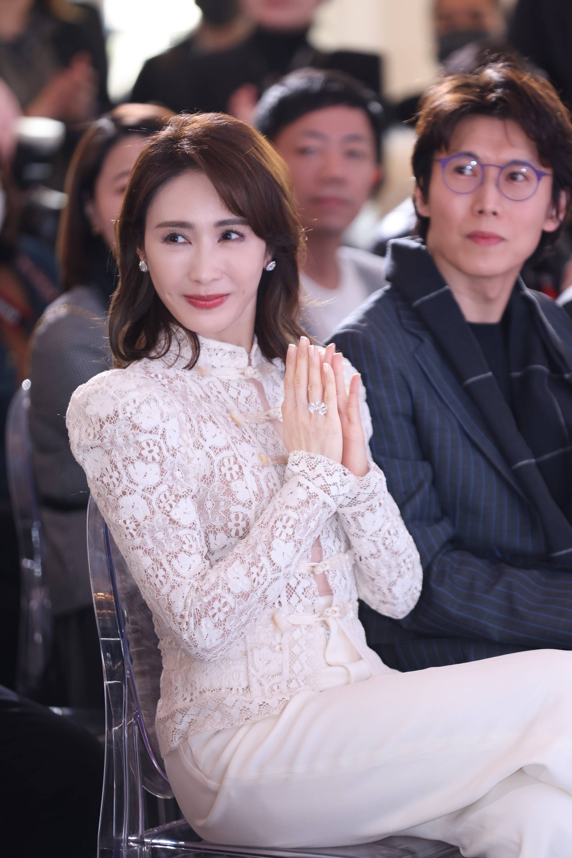 黎姿现身上海宣传自创品牌 展不老女神风采超冻龄_状态_气质_身姿