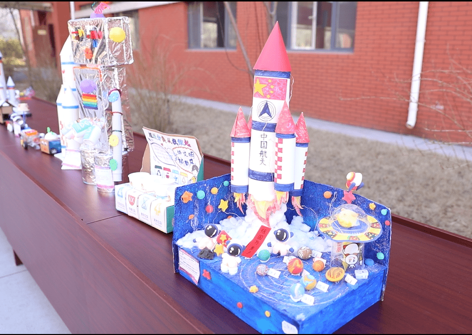 高青县千乘湖小学举办首届科技节展示活动