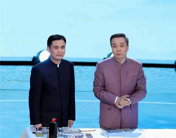 以书画为媒，让庐山吸引世界，让世界走进庐(图2)