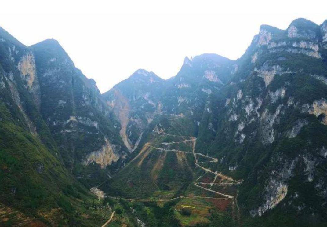 读下庄天路,感民族精神_庄村_巫山县_大山