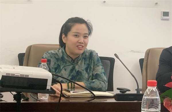 北京市京福农商业运营管理有限公司董事长徐娟霞,介绍了县域经济和