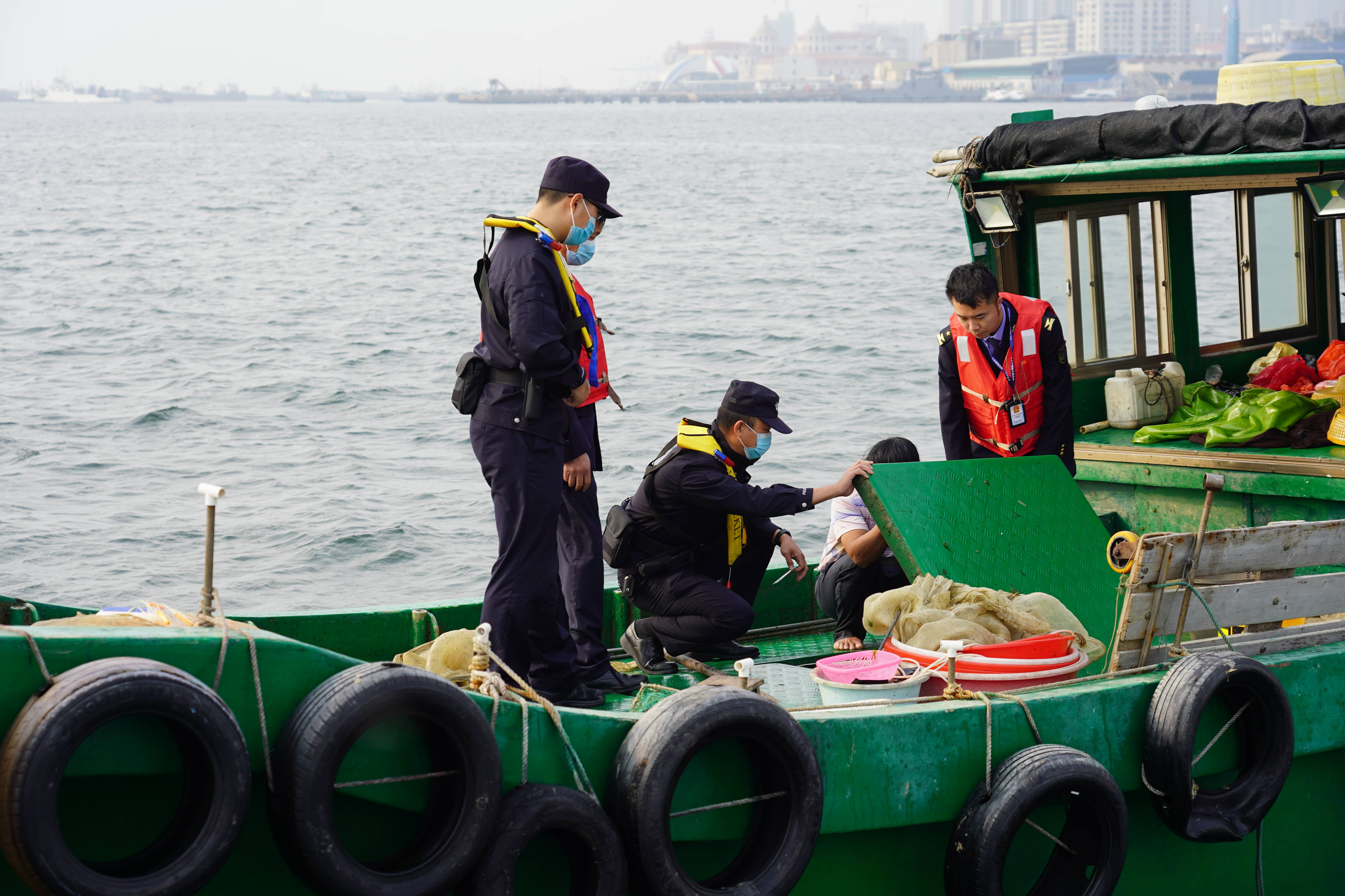 渔政警察图片