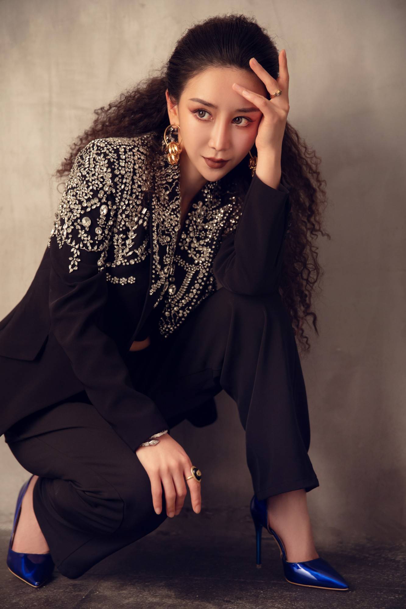 明星档案|影视歌三栖全才明星艺人邹晶晶2023影集写真抢先看_风尚