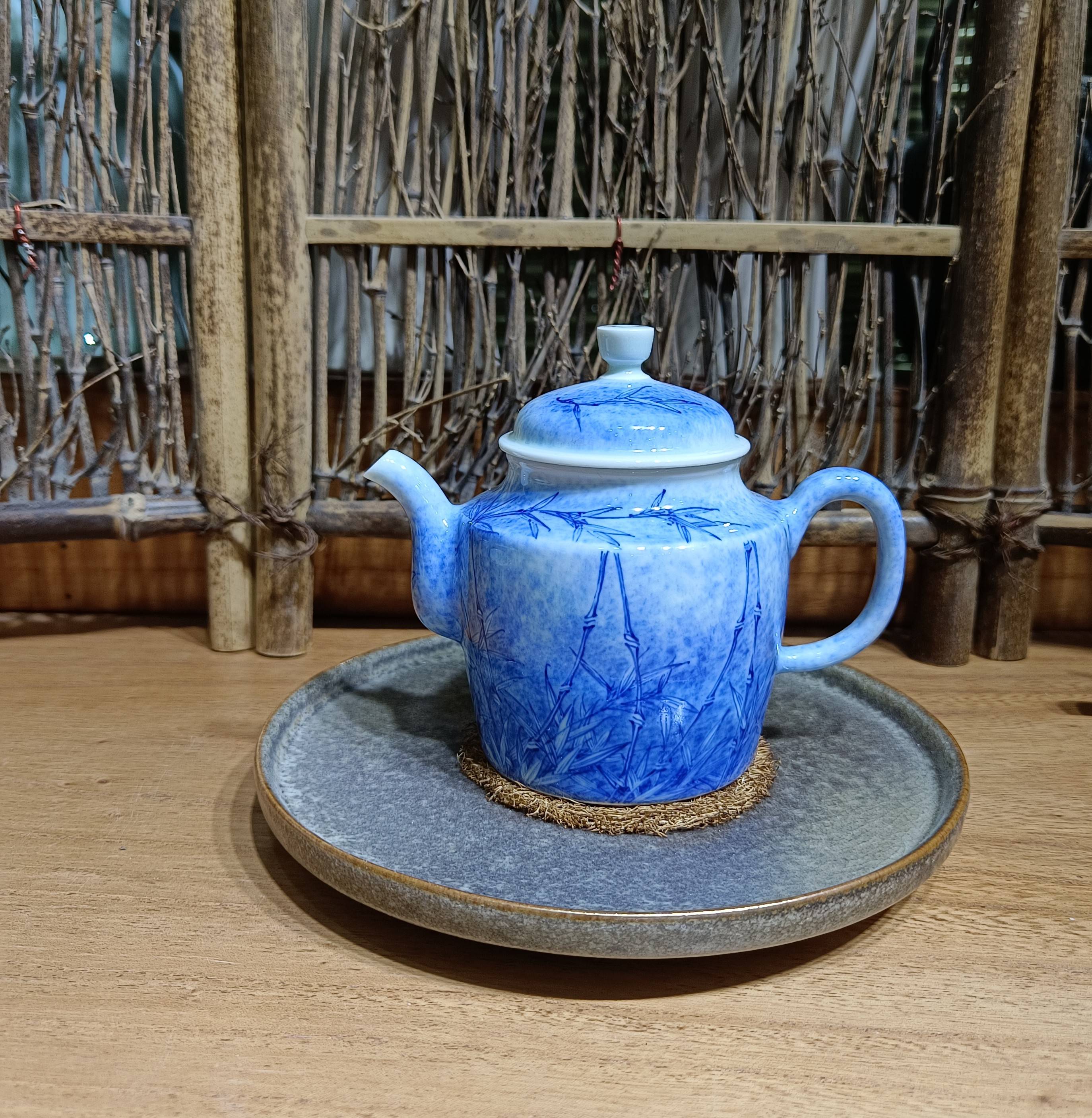 景德镇素云老师 :瓷器上的竹纹,象征文人墨客高风亮节的品质_作品