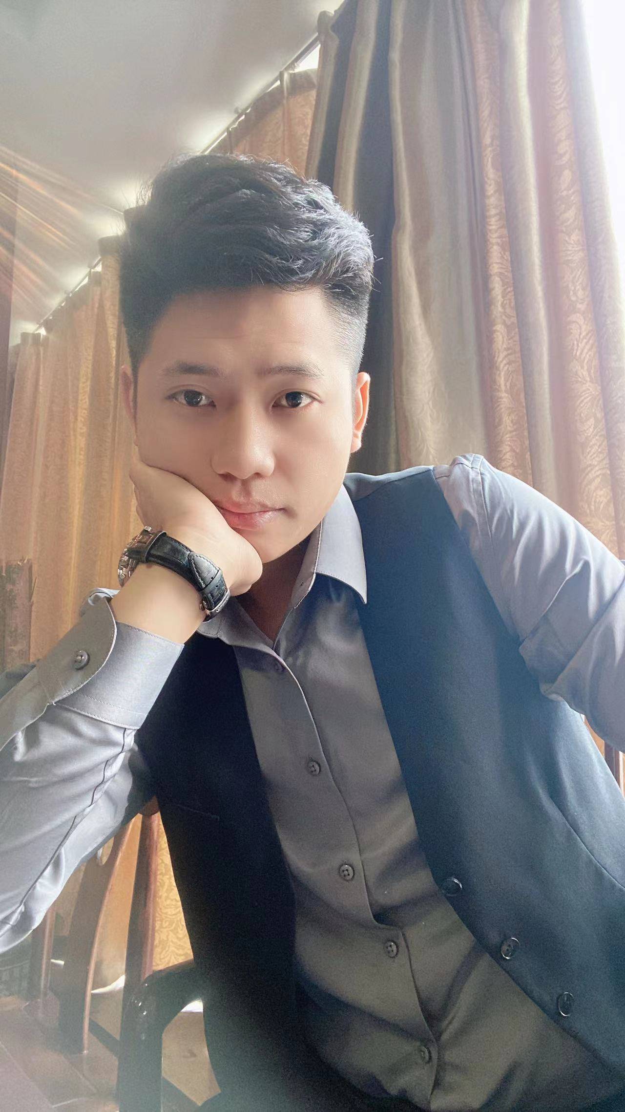 独家专访悦湄兰特级护肤导师-亮亮老师_美容_护肤品_护理