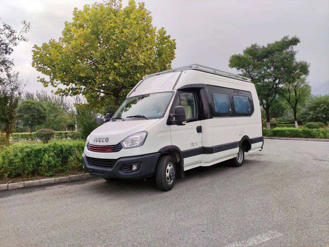 13洛阳房车展:飞翔房车依维柯铁c型,超大空间,丰富配置,舒适享受!