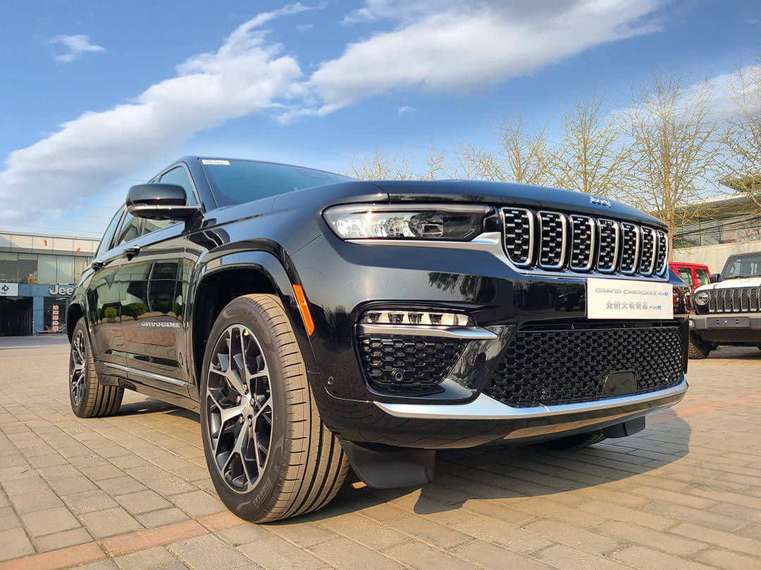 2023款全新大切诺基4xe到店 ,北京jeep4s店实拍详解_搜狐汽车_搜狐网